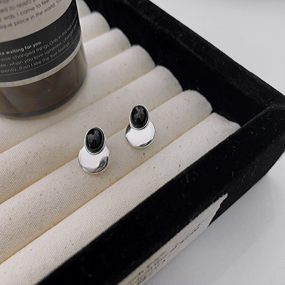 1 Pair Simple Style Round Inlay Sterling Silver Pearl Ear Studs display picture 7