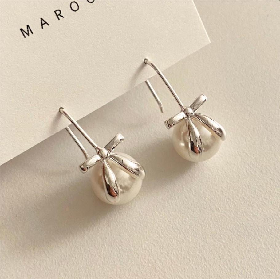 1 Pair Romantic Geometric Plating Inlay Sterling Silver Pearl Ear Studs display picture 1