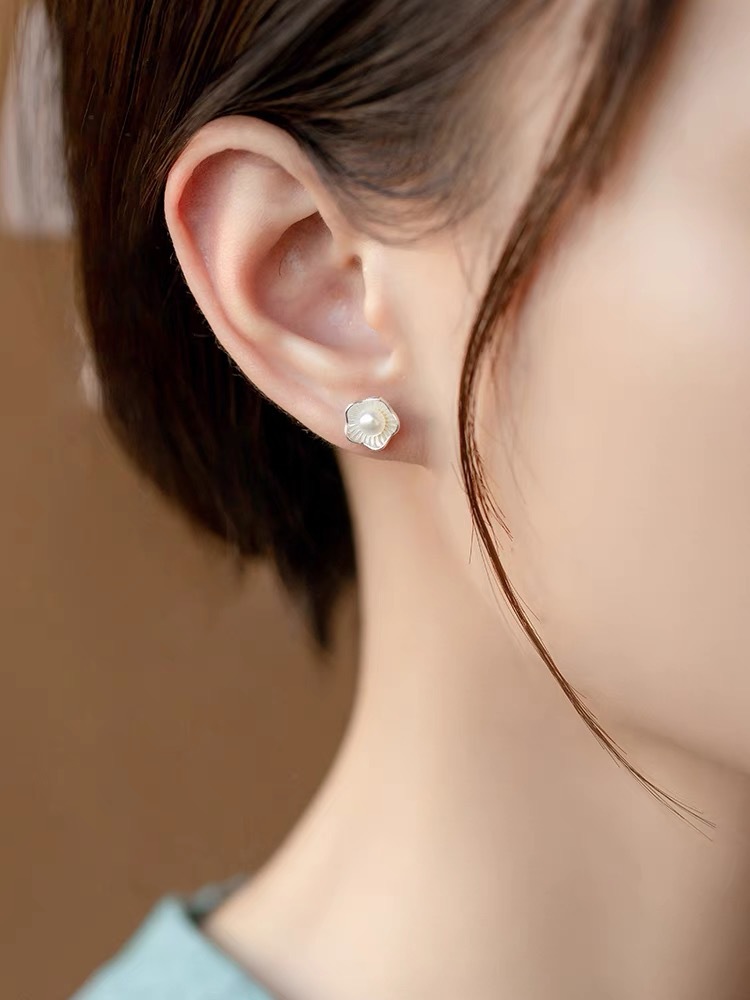 1 Pair Simple Style Flower Plating Inlay Sterling Silver Pearl Ear Studs display picture 6