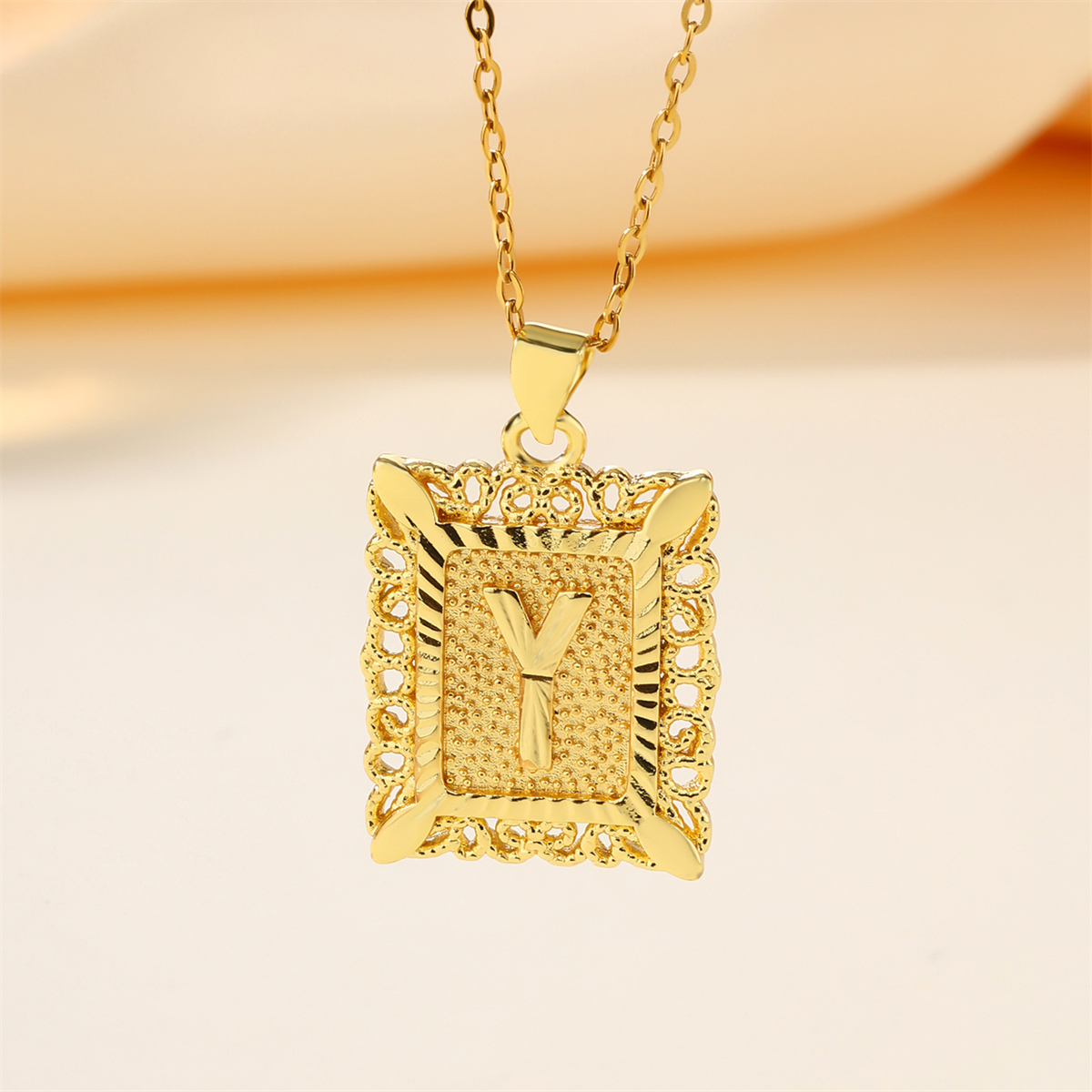 Cobre Chapados en oro de 18k Casual Ahuecar Letra Collar Colgante display picture 20