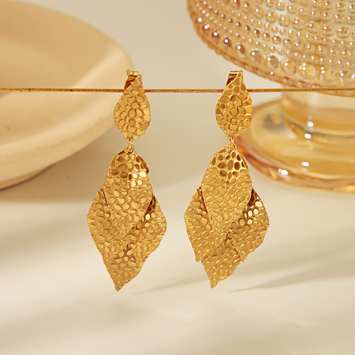 1 Pair Vintage Style Simple Style Classic Style Leaf Tassel Solid Color Plating 304 Stainless Steel 18K Gold Plated Drop Earrings display picture 2