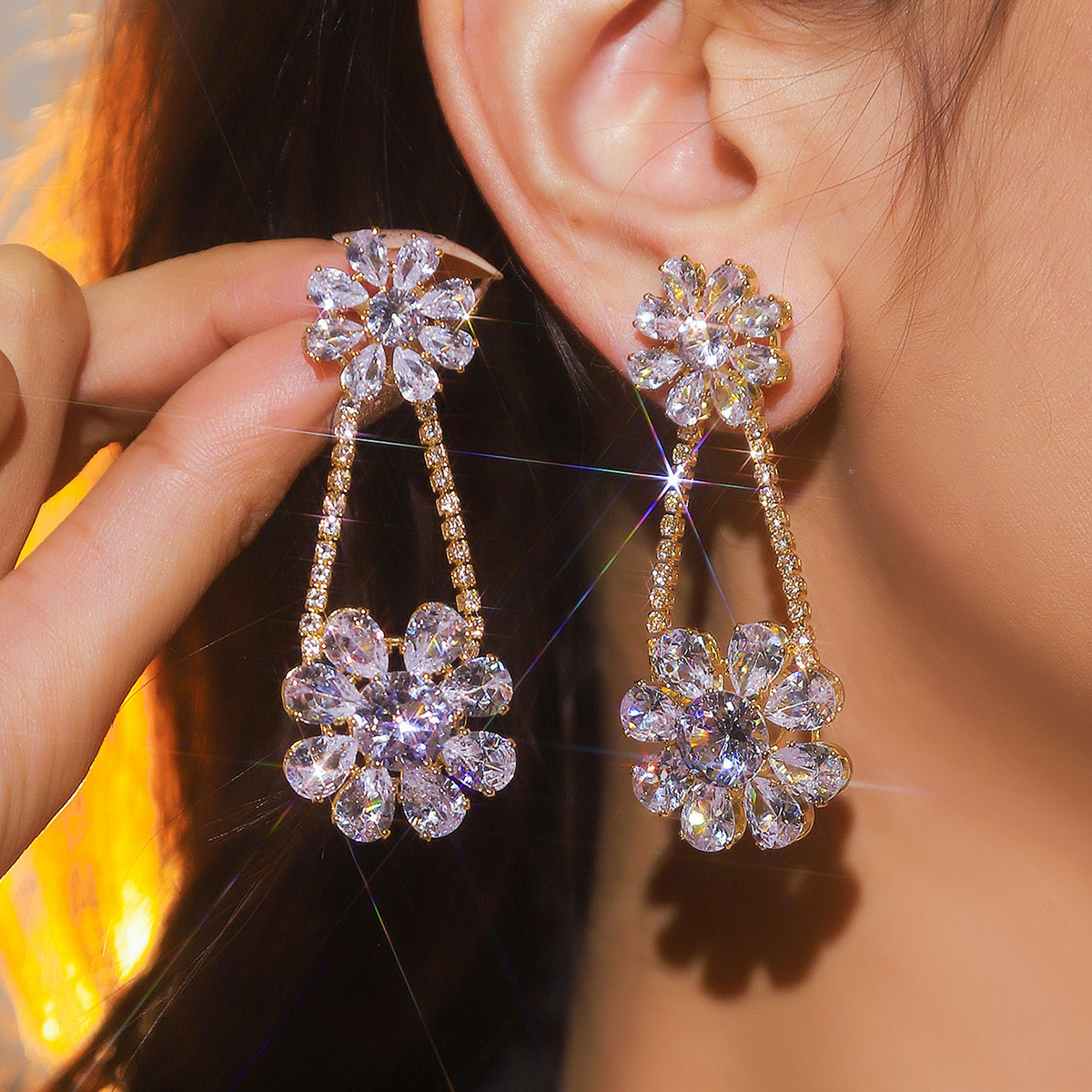 1 Pair Sweet Shiny Flower Inlay Rhinestone Rhinestones Drop Earrings display picture 8