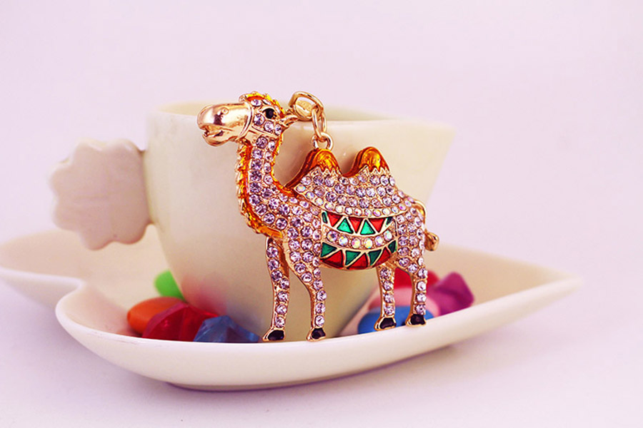 Simple Style Camel Zinc Alloy Plating Inlay Rhinestones Women's Bag Pendant Keychain display picture 1