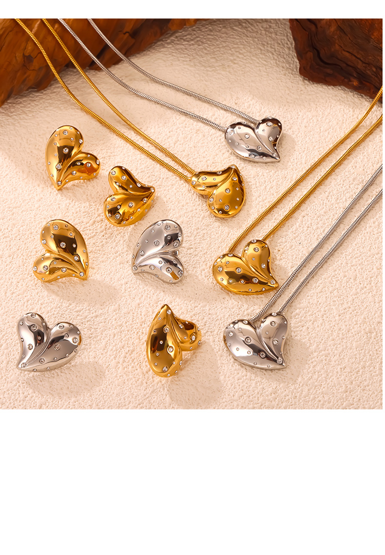 Acero Inoxidable 304 Chapados en oro de 18k Elegante Estilo Simple Enchapado Embutido Forma De Corazón Diamantes De Imitación Aretes Collar display picture 4