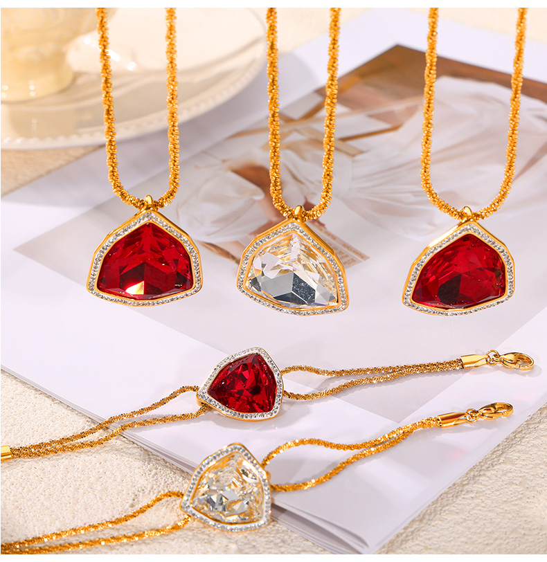 304 Stainless Steel 18K Gold Plated Casual Elegant Simple Style Plating Inlay Triangle Rhinestones Glass Zircon Bracelets Necklace display picture 1