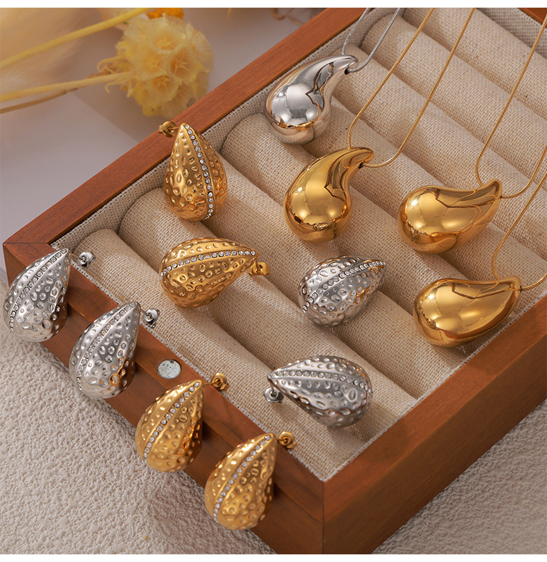 Edelstahl 304 18 Karat Vergoldet Elegant Französische Art Einfacher Stil Überzug Inlay Wassertropfen Strasssteine Ohrringe Halskette display picture 5