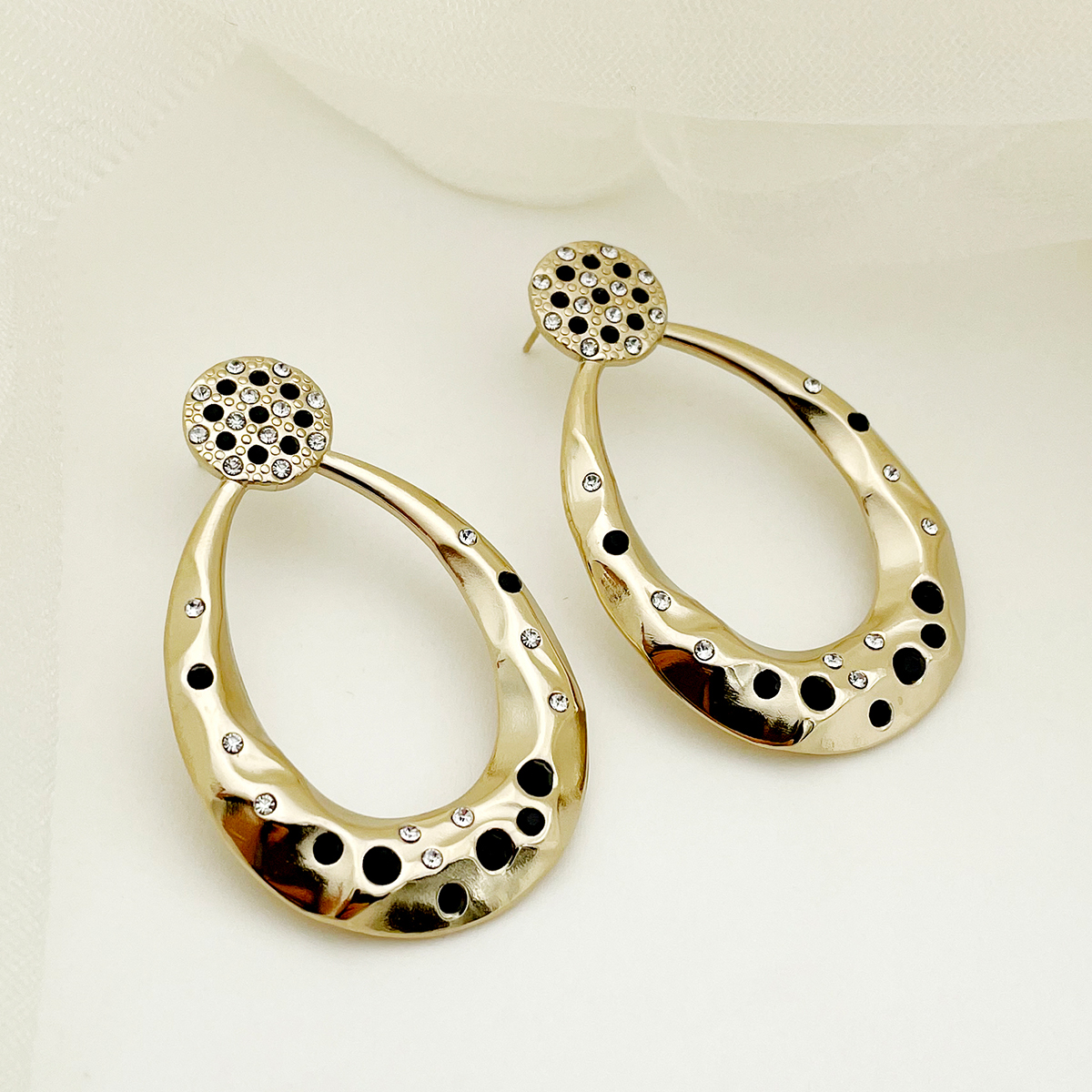 1 Pair Basic Modern Style Classic Style Round Flower Plating 304 Stainless Steel Gold Plated Drop Earrings display picture 10
