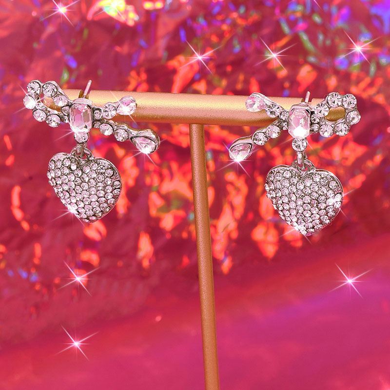 1 Pair Elegant Lady Modern Style Heart Shape Inlay Alloy Rhinestones Drop Earrings display picture 5