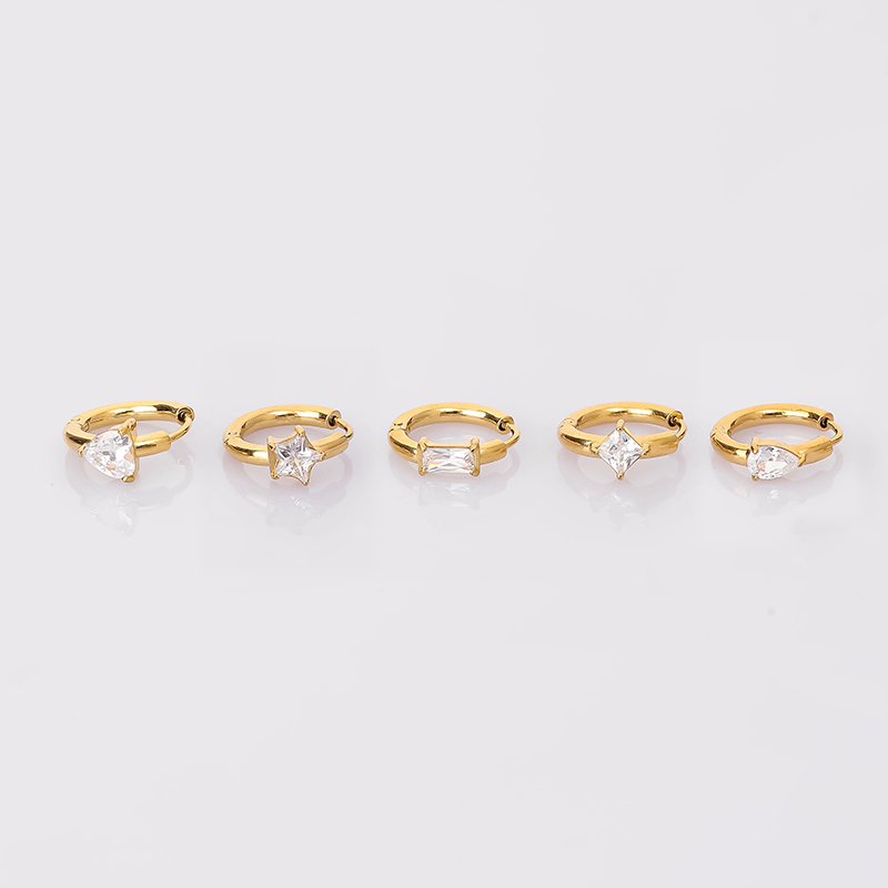 1 Piece Modern Style Simple Style Classic Style Solid Color Inlay 316L Stainless Steel  Zircon 14K Gold Plated Hoop Earrings display picture 8