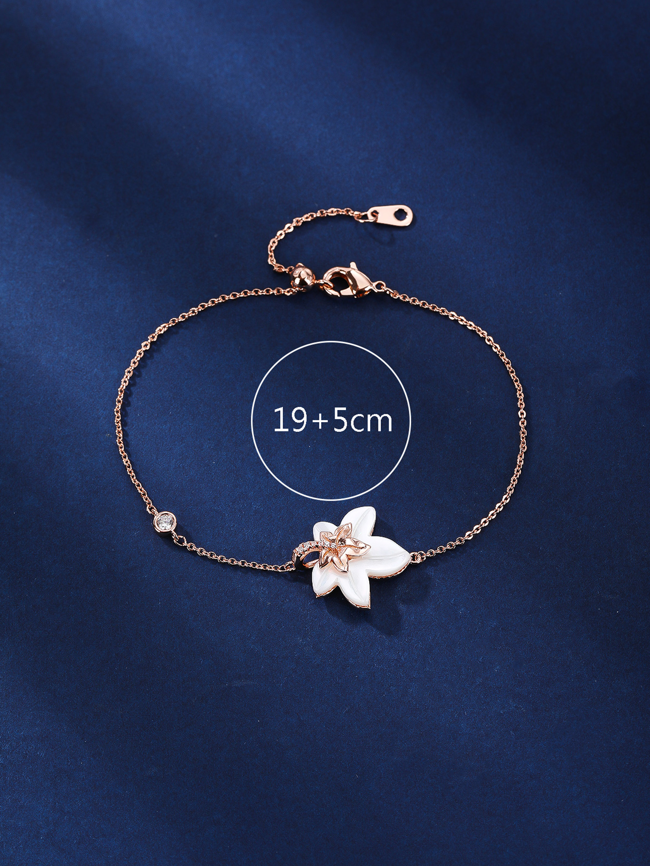 Wholesale Elegant Lady Flower Copper Inlay Rose Gold Plated Shell Bracelets display picture 3