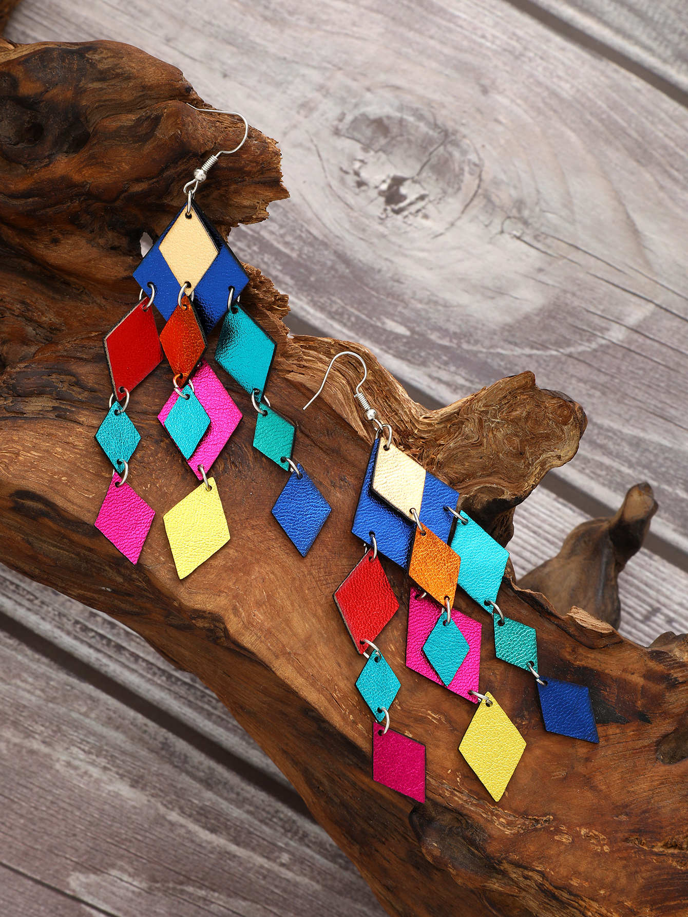 1 Pair Ethnic Style Bohemian Classic Style Geometric Rhombus Pu Leather Drop Earrings display picture 2