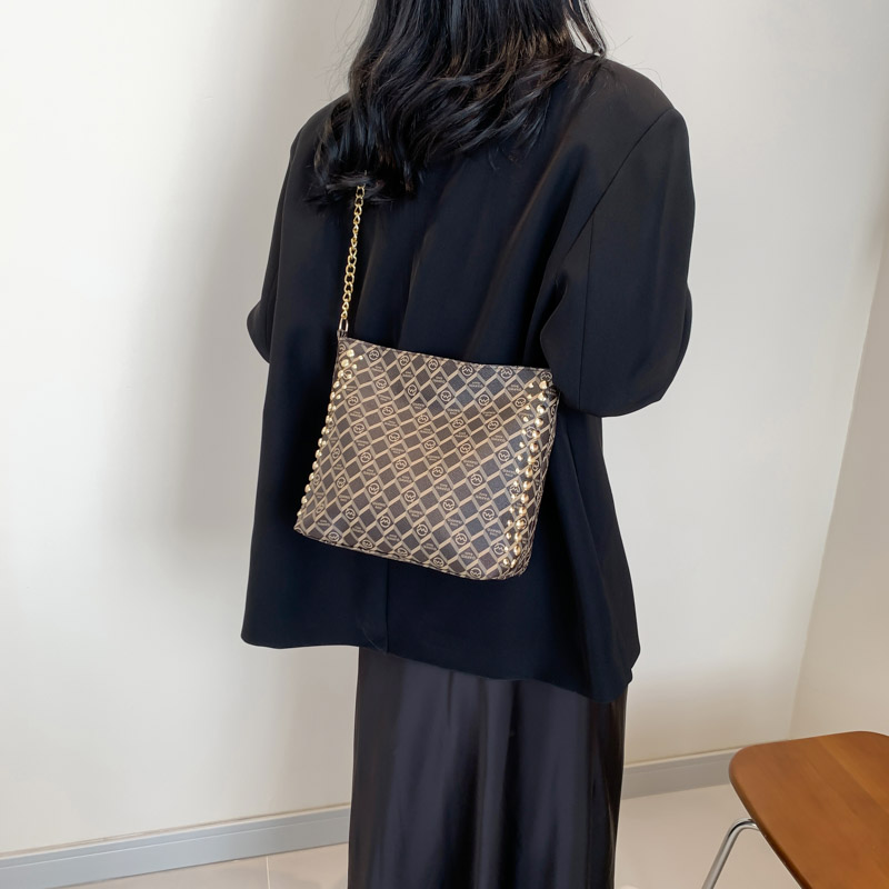 Women's Medium Pu Leather Argyle Vintage Style Classic Style Zipper Crossbody Bag display picture 1