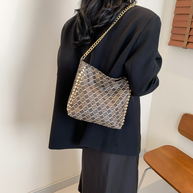 Women's Medium Pu Leather Argyle Vintage Style Classic Style Zipper Crossbody Bag display picture 2