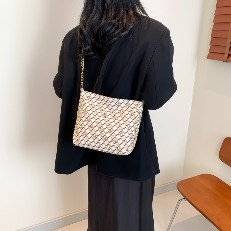 Women's Medium Pu Leather Argyle Vintage Style Classic Style Zipper Crossbody Bag display picture 6
