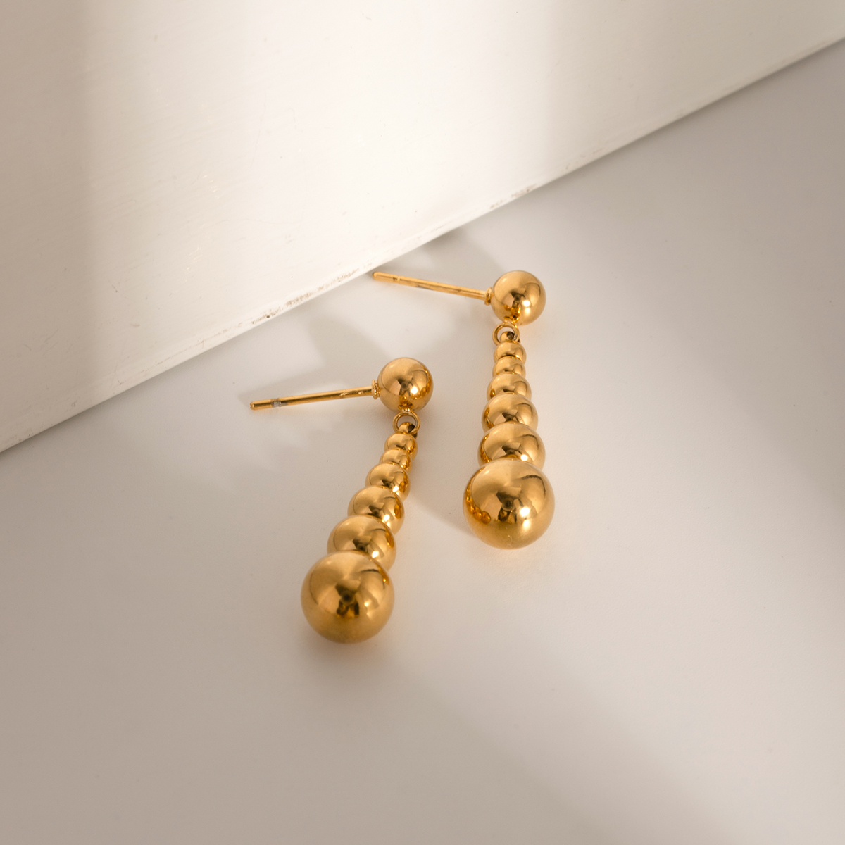 1 Pair IG Style Basic Modern Style Round Ball Plating 304 Stainless Steel 18K Gold Plated Ear Studs display picture 8