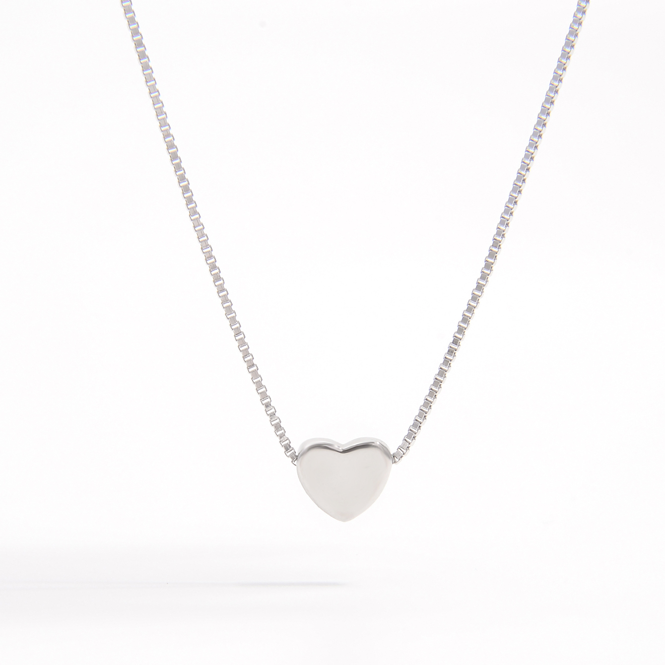 Sterling Silver White Gold Plated Elegant Solid Color Plating Triangle Heart Shape Pendant Necklace display picture 2