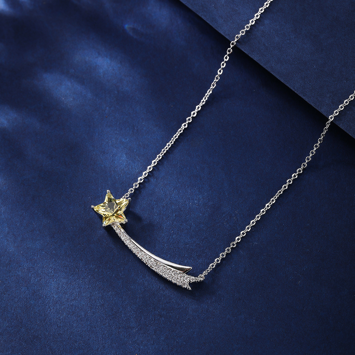 Kupfer Weißgold Plattiert Elegant Glam Überzug Inlay Stern Zirkon Halskette Mit Anhänger display picture 3