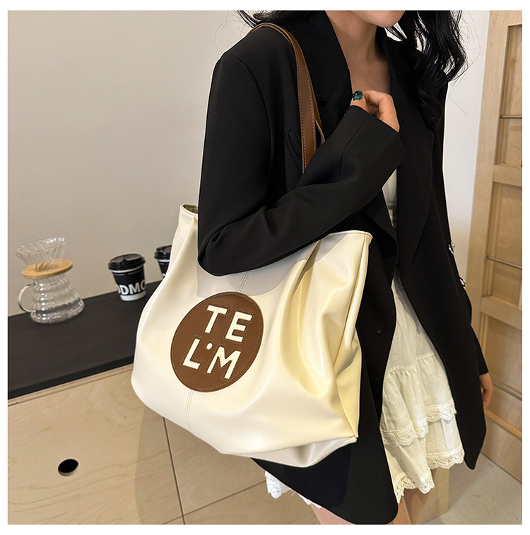 Women's Medium Pu Leather Letter Solid Color Basic Classic Style Sewing Thread Zipper Shoulder Bag display picture 10