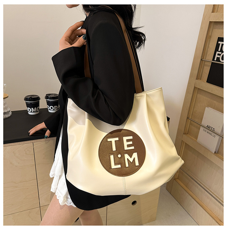 Women's Medium Pu Leather Letter Solid Color Basic Classic Style Sewing Thread Zipper Shoulder Bag display picture 9