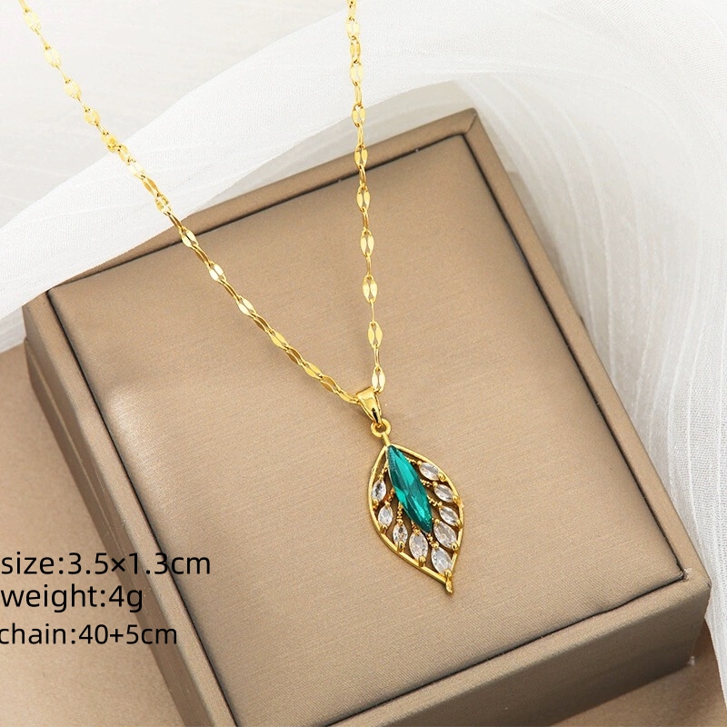 Titanium Steel Copper 18K Gold Plated IG Style Shiny Hollow Out Inlay Leaves Zircon Pendant Necklace display picture 6