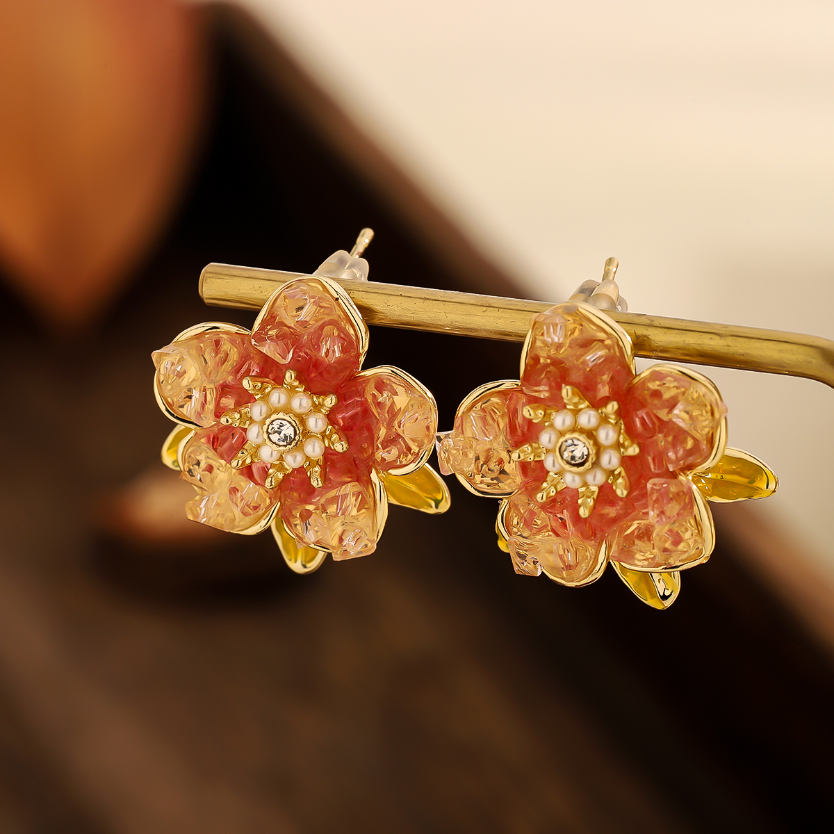 1 Pair Elegant Simple Style Shiny Flower Plating Hollow Out Inlay Copper Zircon 14K Gold Plated Ear Studs display picture 5