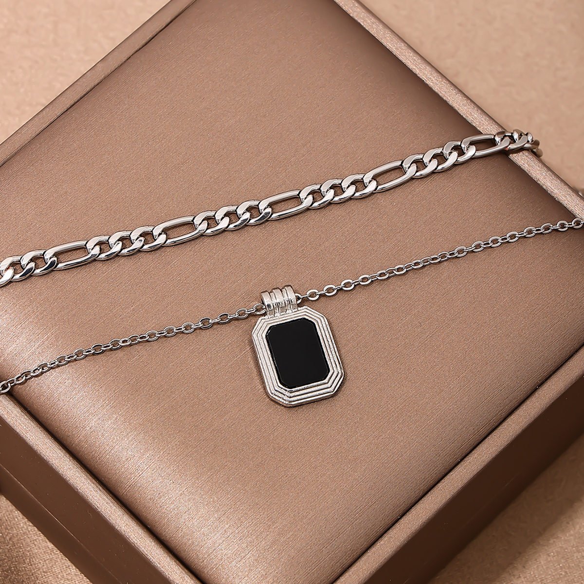 Wholesale Jewelry Simple Style Classic Style Square Alloy Chain Hollow Out display picture 3