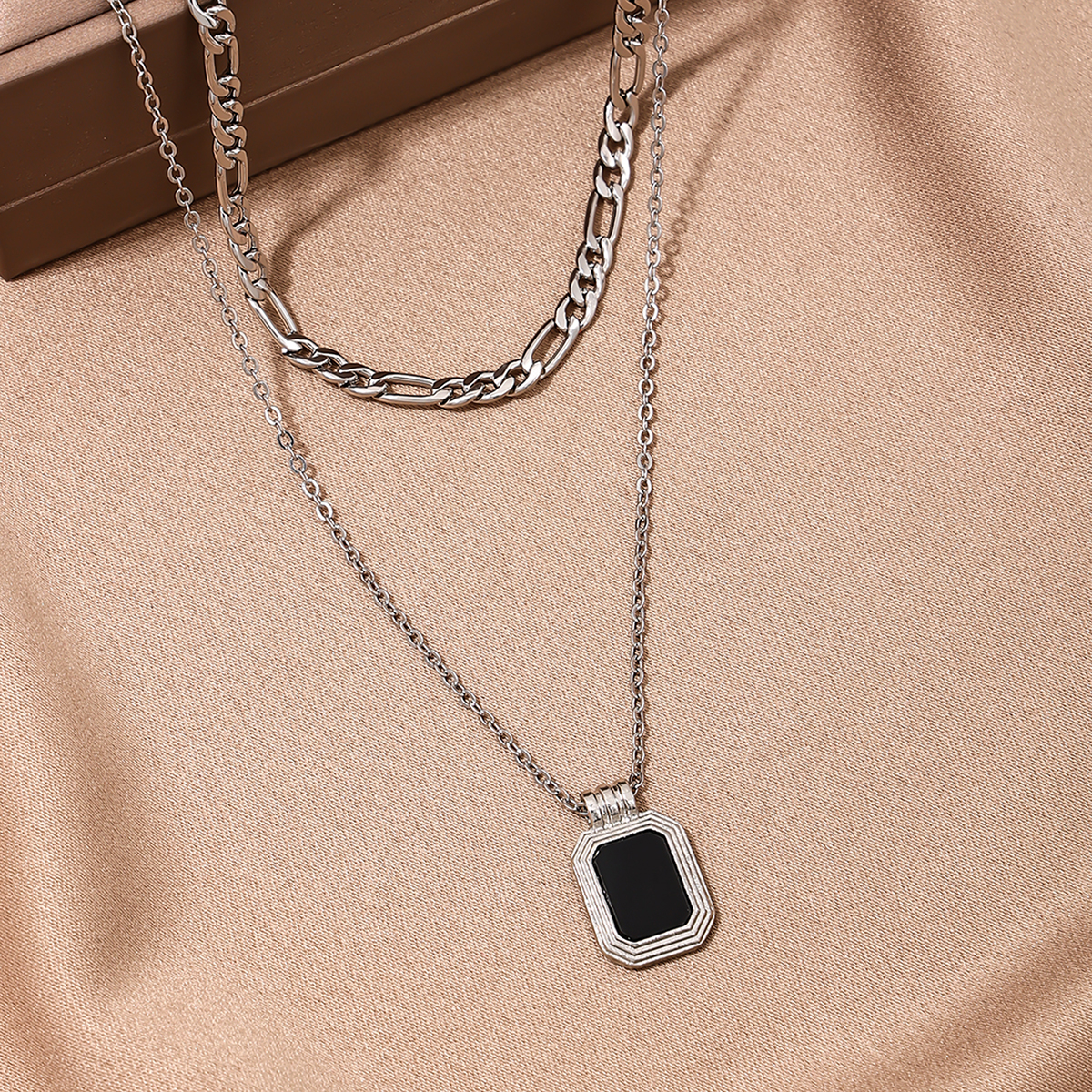 Wholesale Jewelry Simple Style Classic Style Square Alloy Chain Hollow Out display picture 4