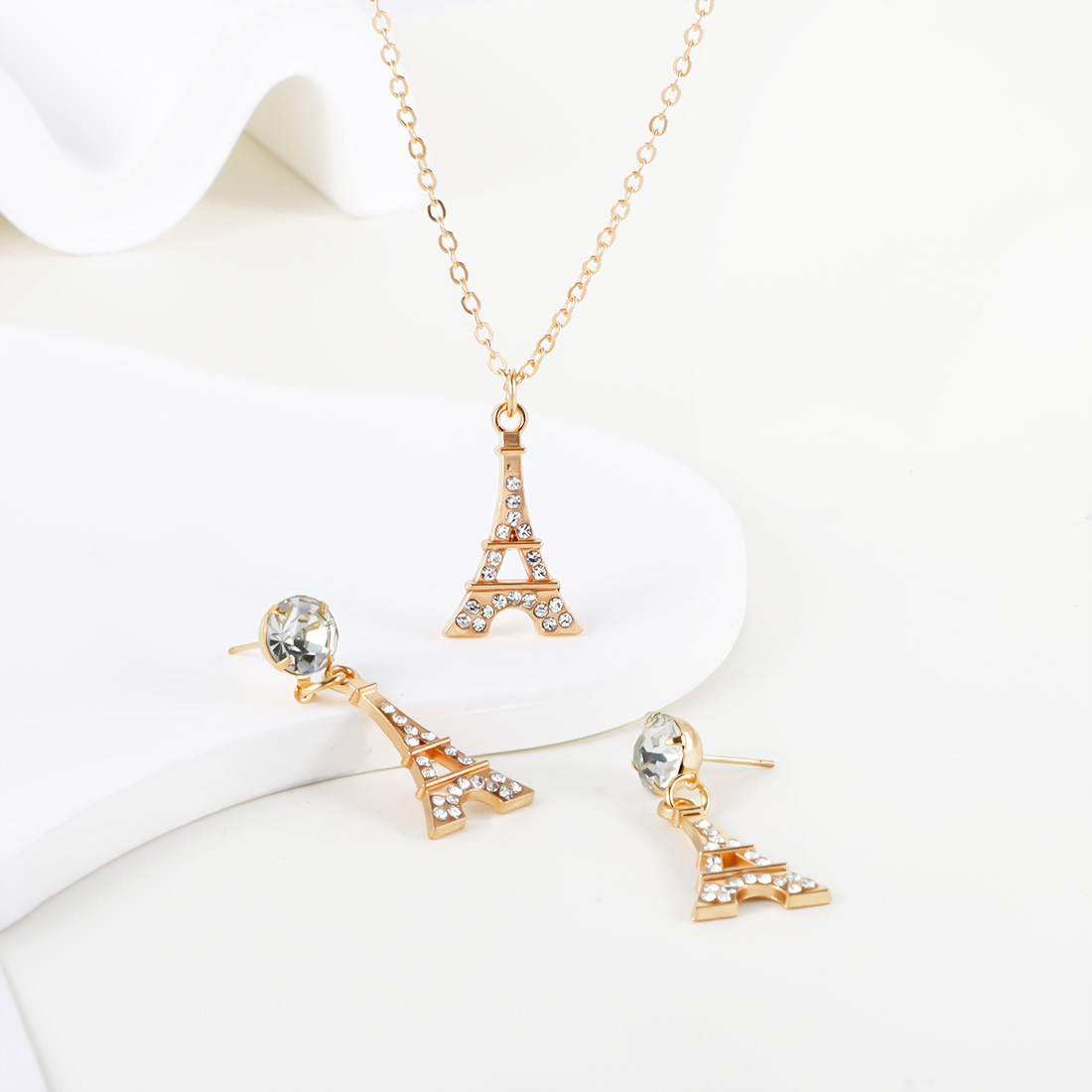 Elegant Simple Style Commute Tower Iron Inlay Rhinestones Gold Plated Women's Jewelry Set display picture 3