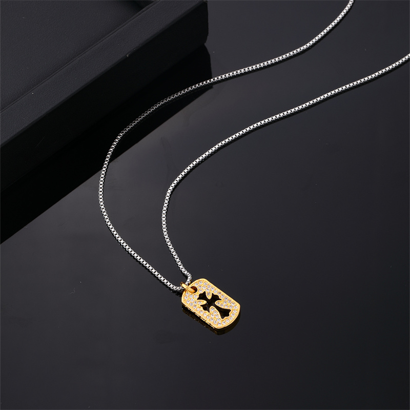 Wholesale Hip-Hop Luxurious Rock Cross 304 Stainless Steel Copper Plating K Gold Plated Pendant Necklace display picture 2