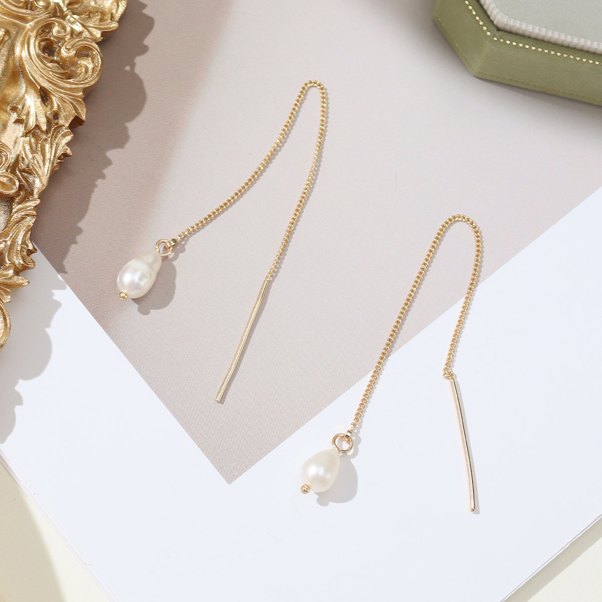 1 Pair Simple Style Classic Style Solid Color Freshwater Pearl Copper Alloy Drop Earrings display picture 7