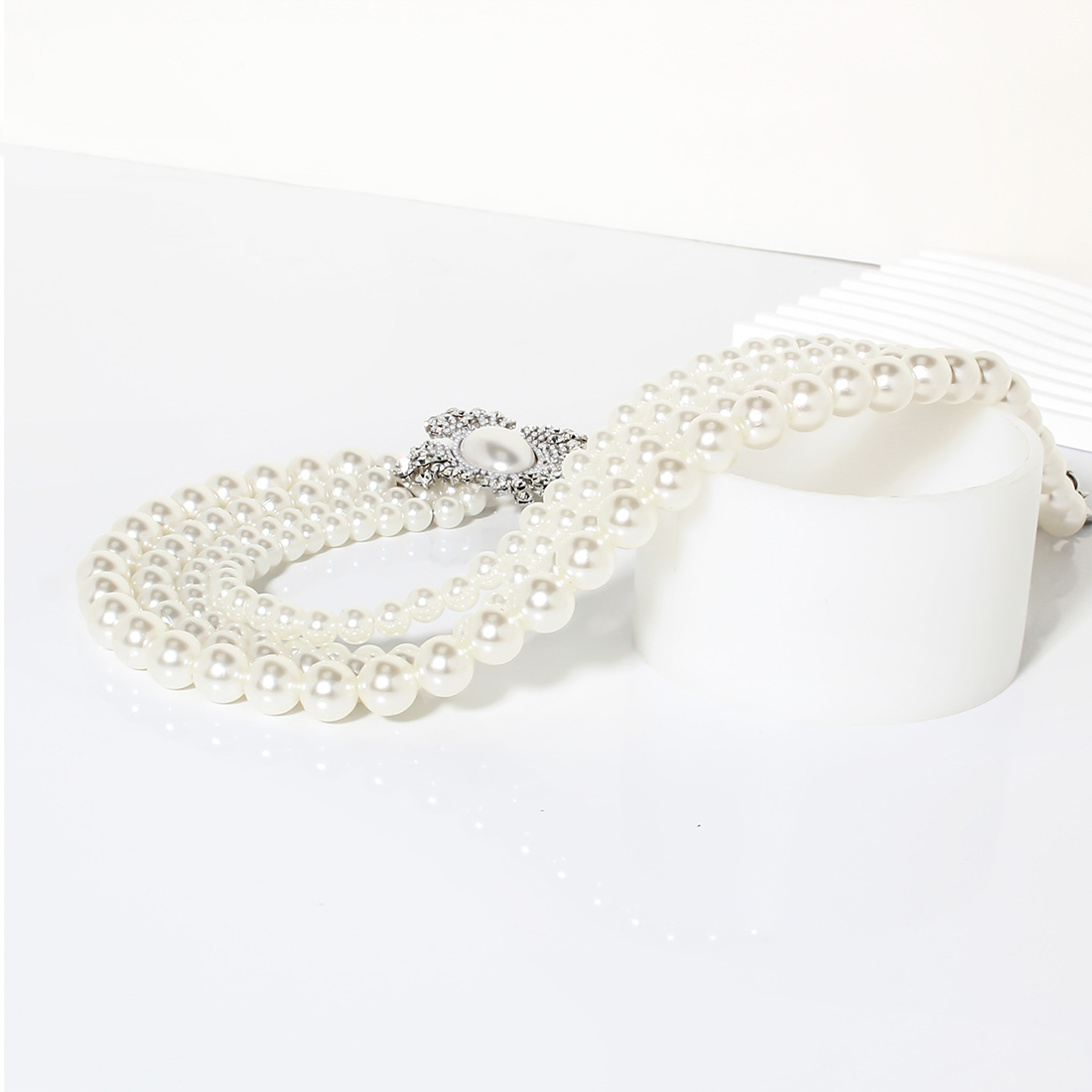 Wholesale Jewelry Elegant Round Plastic Beaded Layered Necklaces display picture 7