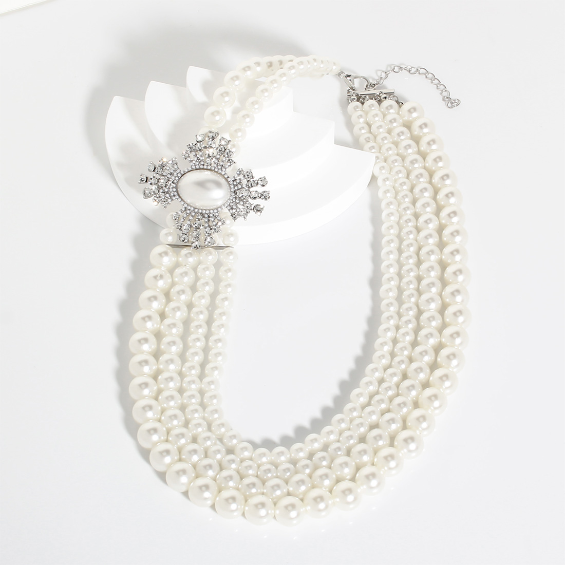 Wholesale Jewelry Elegant Round Plastic Beaded Layered Necklaces display picture 8