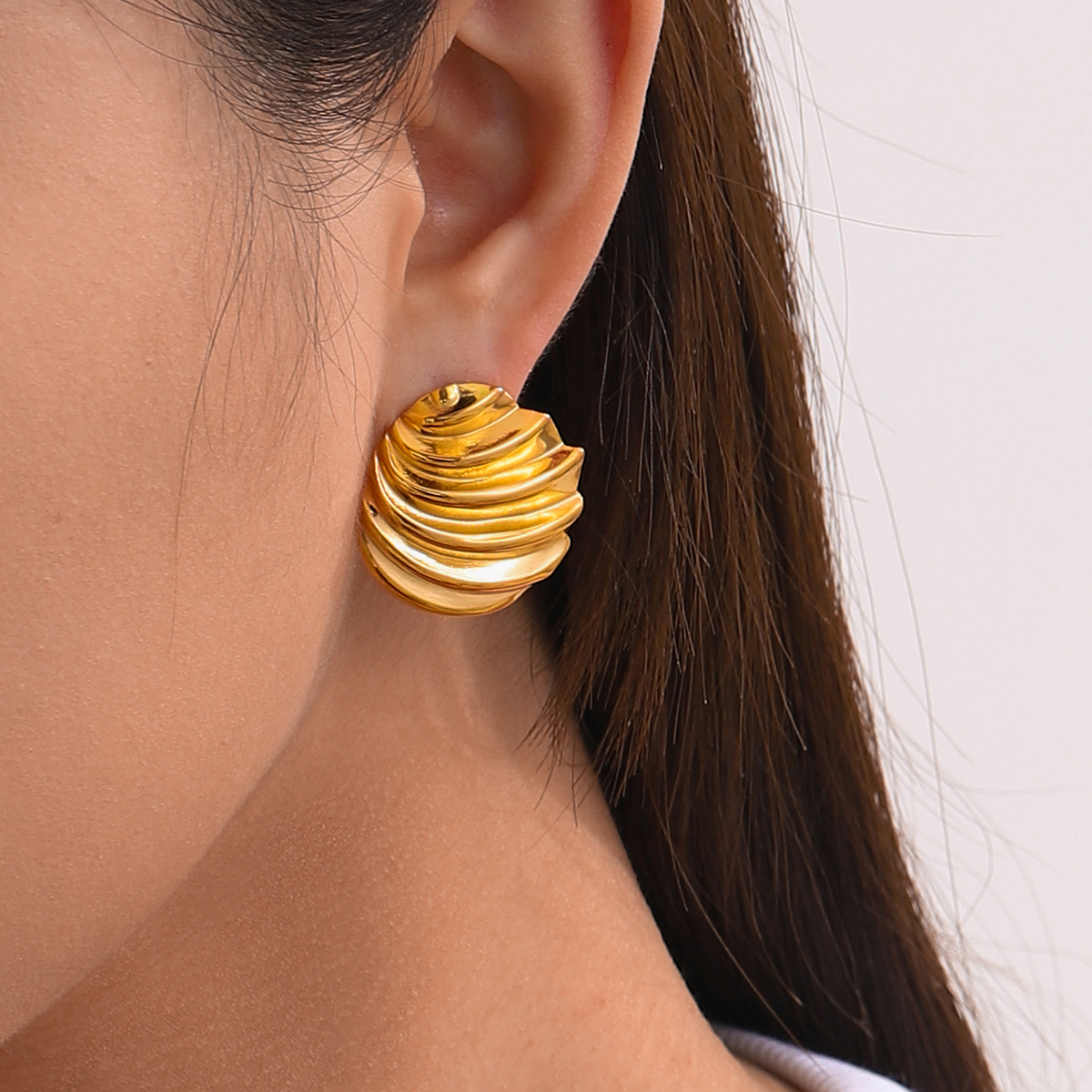 1 Pair Simple Style Classic Style Solid Color Plating 304 Stainless Steel 18K Gold Plated Earrings display picture 8