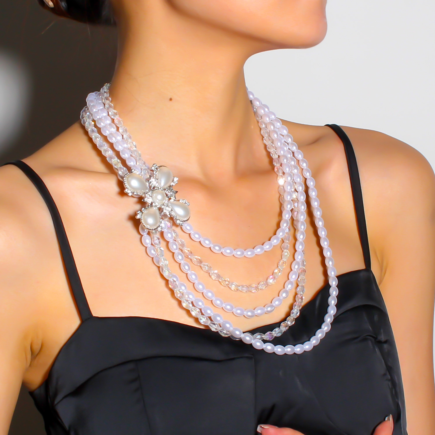 Großhandel Schmuck Elegant Einfacher Stil Blume Kunststoff Zinklegierung Harz Versilbert Perlen Inlay Pulloverkette Halskette display picture 5