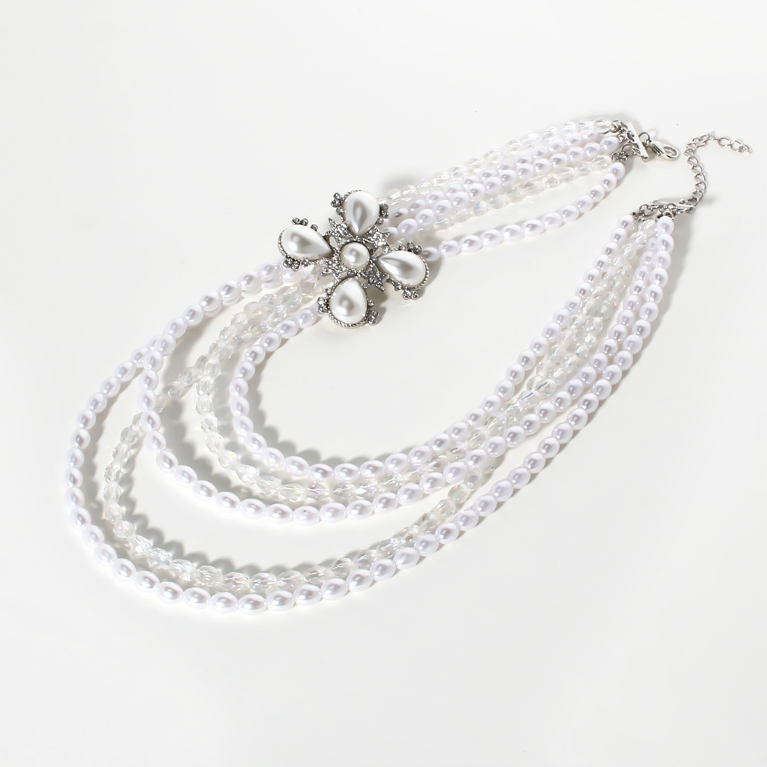Großhandel Schmuck Elegant Einfacher Stil Blume Kunststoff Zinklegierung Harz Versilbert Perlen Inlay Pulloverkette Halskette display picture 6