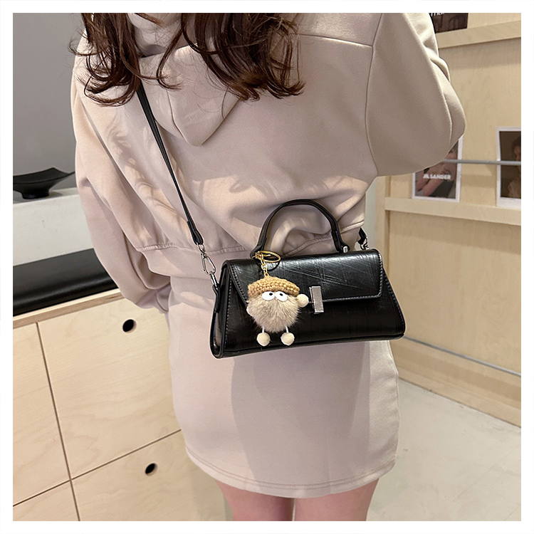 Women's Medium Pu Leather Solid Color Classic Style Sewing Thread Lock Clasp Crossbody Bag display picture 12