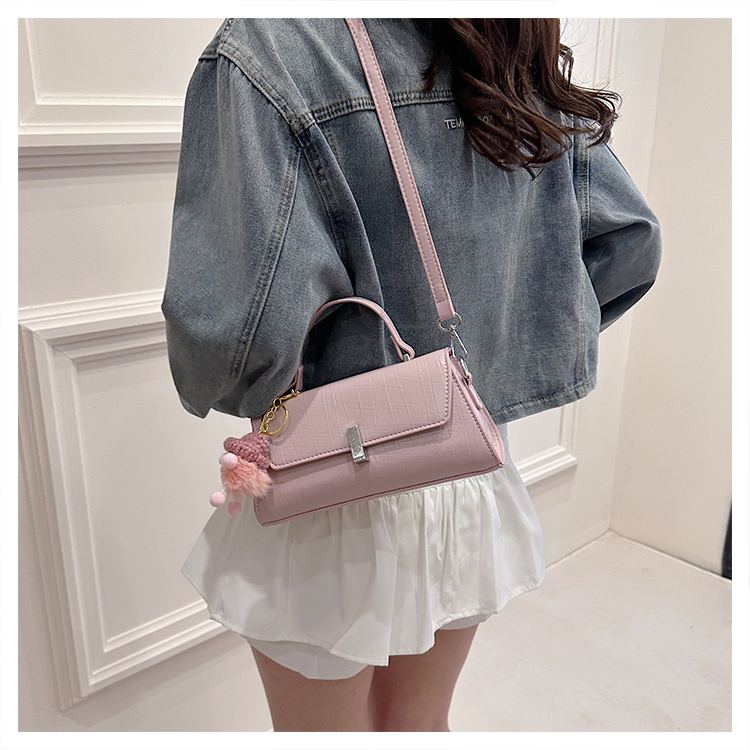 Women's Medium Pu Leather Solid Color Classic Style Sewing Thread Lock Clasp Crossbody Bag display picture 15