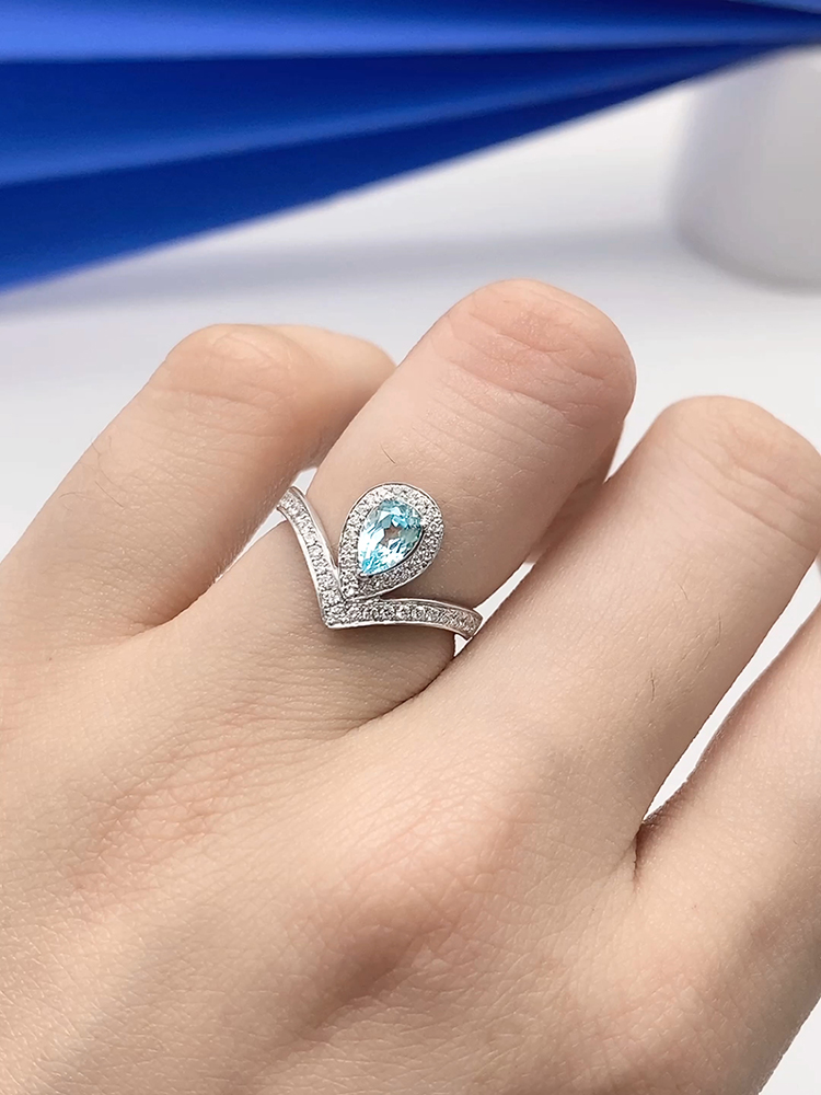 18K White Blue Diamond V-Shaped Crown Water Drop Surrounding Main Stone 0.60ct Auxiliary Stone 0.23ct44p Gold Weight: 3.3.G Net Weight 3.13G display picture 3