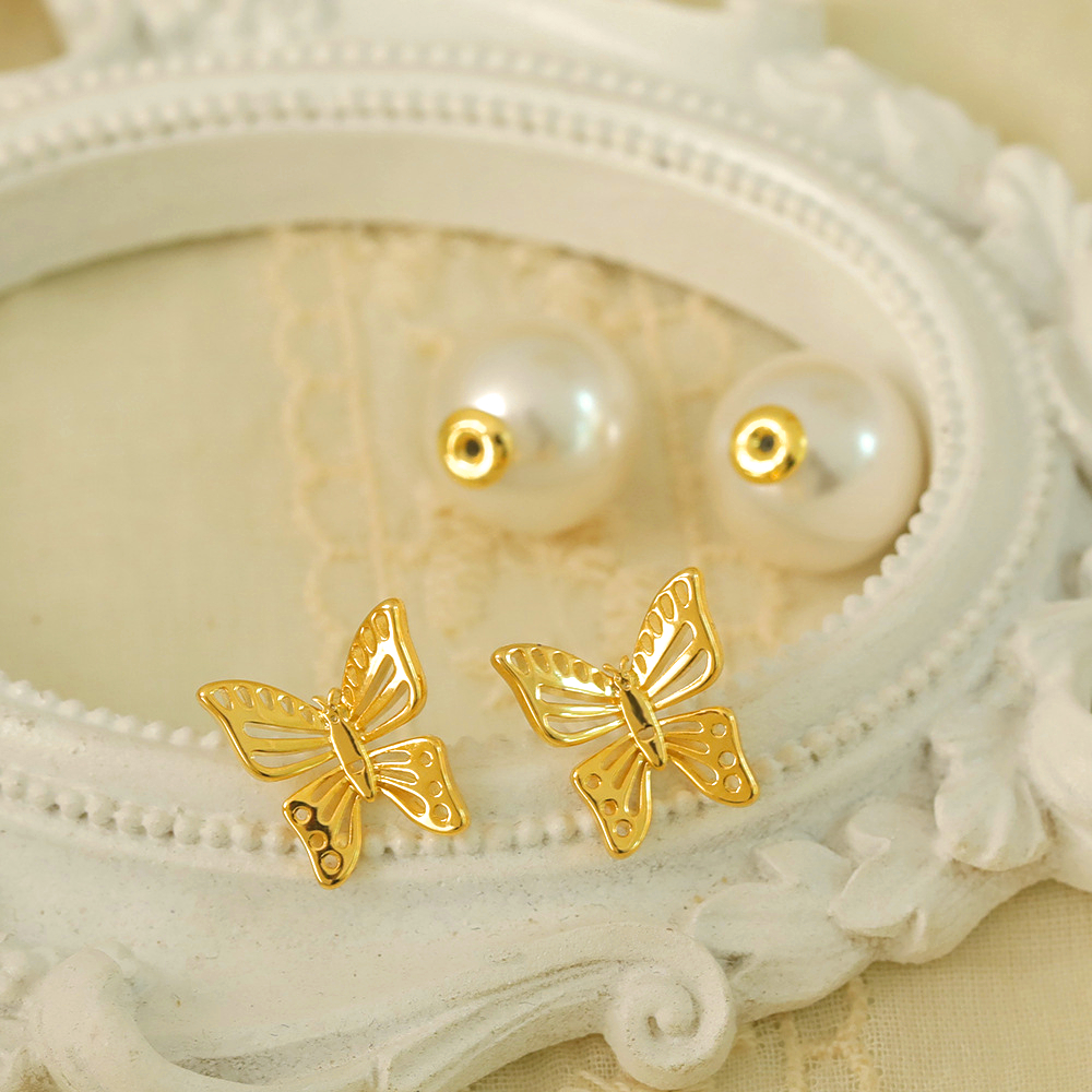 1 Pair Princess French Style Sweet Butterfly Hollow Out Inlay Copper Pearl 14K Gold Plated Ear Studs display picture 5