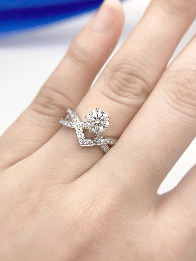 Crown V-Shaped Empty Support 18K Main Stone 1.00ct Auxiliary Stone Weight 4.17G Net Weight 3.88G display picture 6