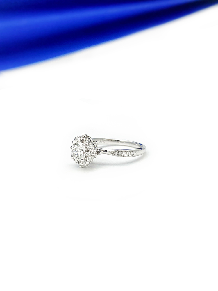 Round Diamond Encircling Main Stone 0.54ct Auxiliary Stone 0.26ct24p Total Weight 3.27G display picture 2