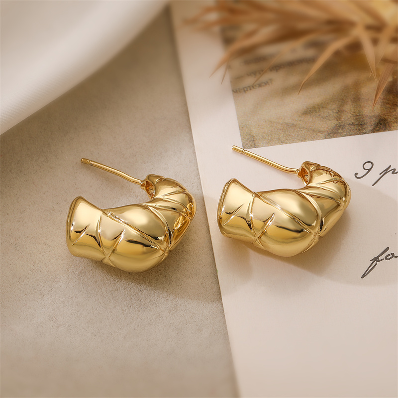 1 Pair Elegant Streetwear Heart Shape Plating Copper Gold Plated Ear Studs display picture 6