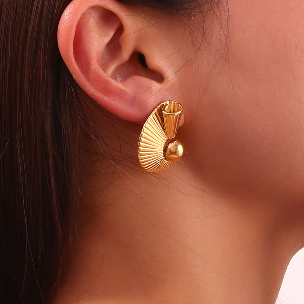 1 Pair Vintage Style Modern Style Classic Style Spiral Plating 316L Stainless Steel  18K Gold Plated Ear Studs display picture 7