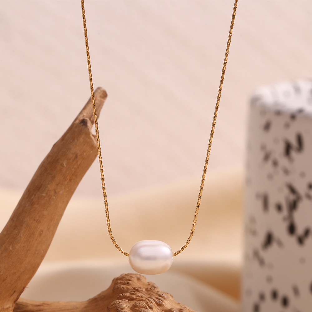 316L Stainless Steel  Freshwater Pearl 18K Gold Plated Simple Style Classic Style Plating Geometric Pendant Necklace display picture 3