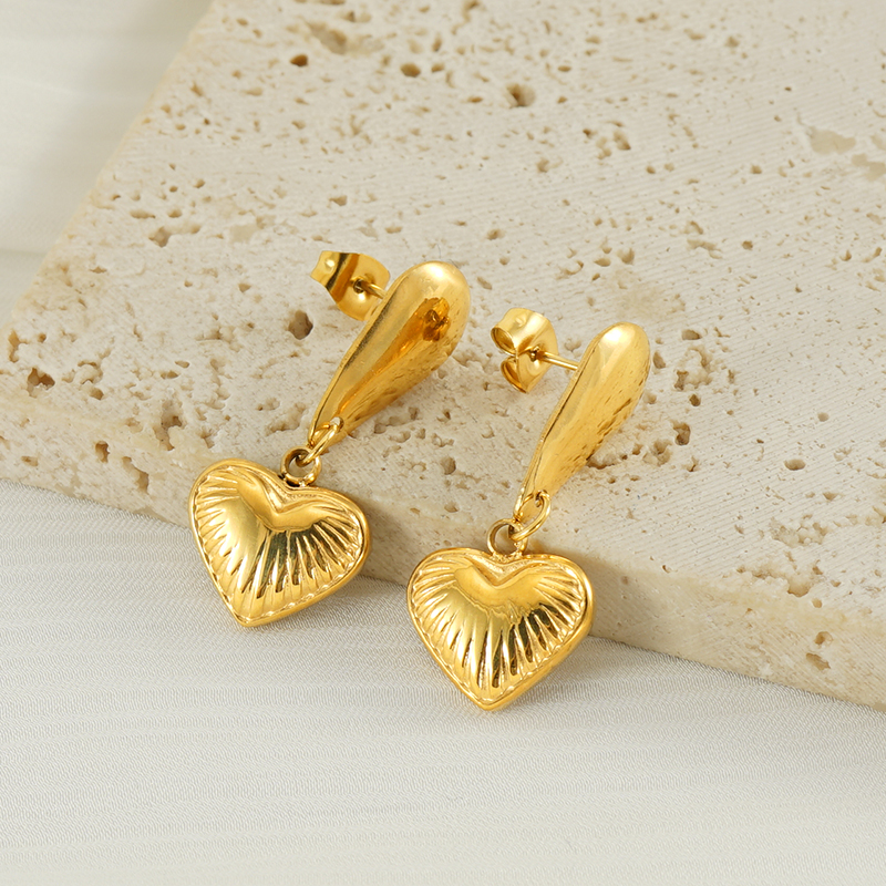1 Pair Basic Modern Style Classic Style Heart Shape Plating 304 Stainless Steel 18K Gold Plated Drop Earrings display picture 6