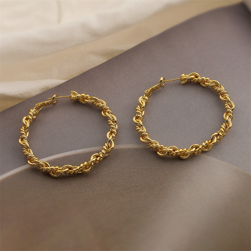 1 Paar Elegant Strassenmode Einfarbig Überzug Kupfer Vergoldet Reif Ohrringe display picture 4