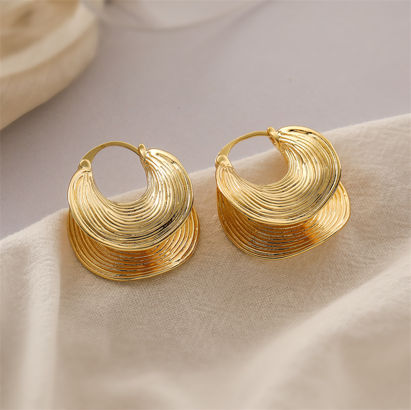 1 Paar Elegant Strassenmode Einfarbig Überzug Kupfer Vergoldet Reif Ohrringe display picture 6