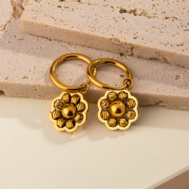 1 Pair Casual Sweet Commute Geometric Plating 304 Stainless Steel 18K Gold Plated Drop Earrings display picture 11