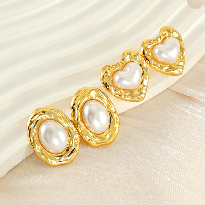 1 Piece Simple Style Classic Style Square Oval Heart Shape Plating Inlay 304 Stainless Steel Artificial Pearls 18K Gold Plated Ear Studs display picture 1
