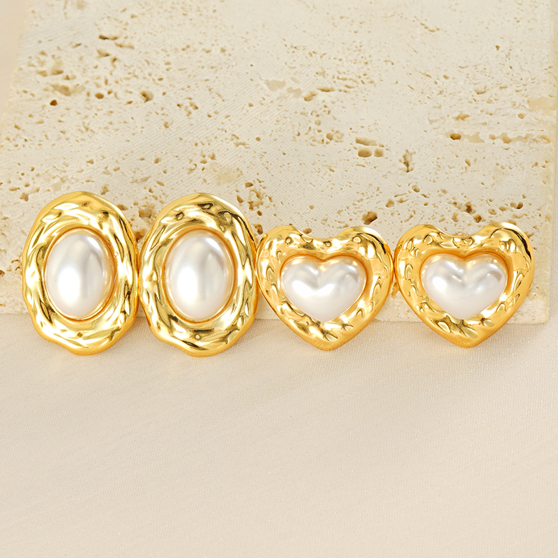 1 Piece Simple Style Classic Style Square Oval Heart Shape Plating Inlay 304 Stainless Steel Artificial Pearls 18K Gold Plated Ear Studs display picture 2